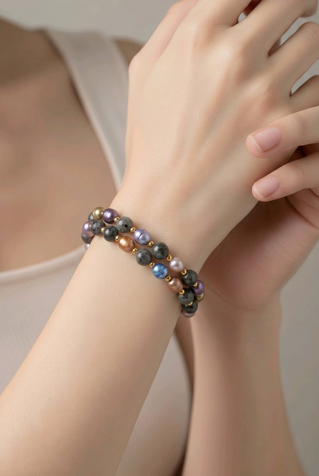 Iridescent Pearl Bracelet (MW)
