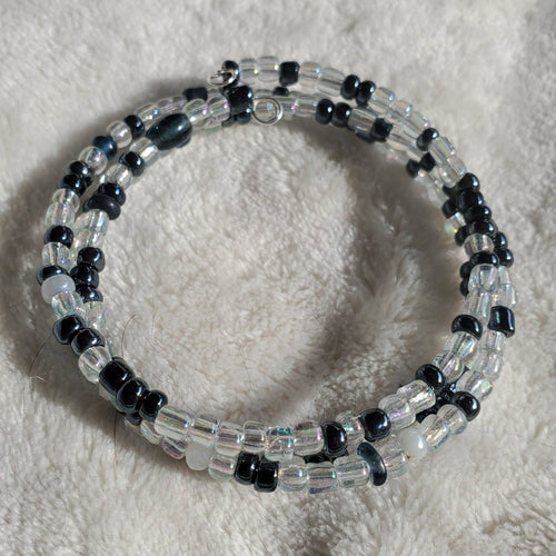 Black and White Seed Bead Bracelet (MW) | Mamabug ReCreations - Artisan Jewelry