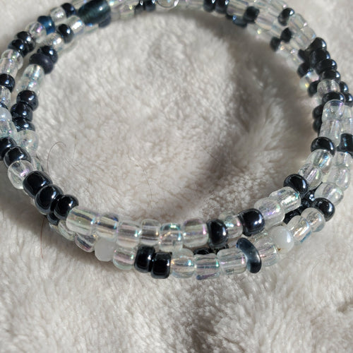 Black and White Seed Bead Bracelet (MW) | Mamabug ReCreations - Artisan Jewelry