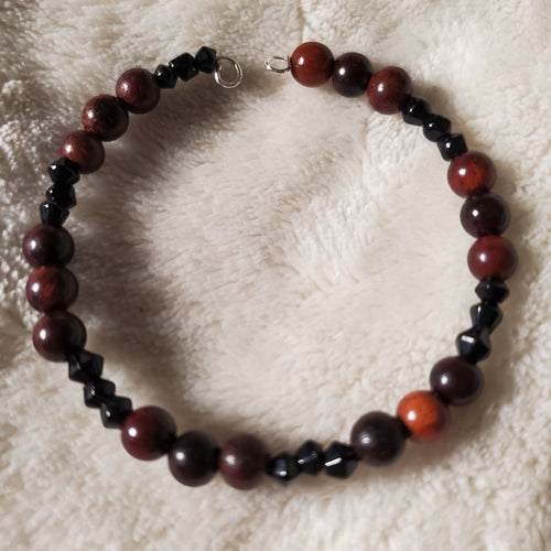 Black and Red Beaded Bracelet (MW) | Mamabug ReCreations - Artisan Jewelry