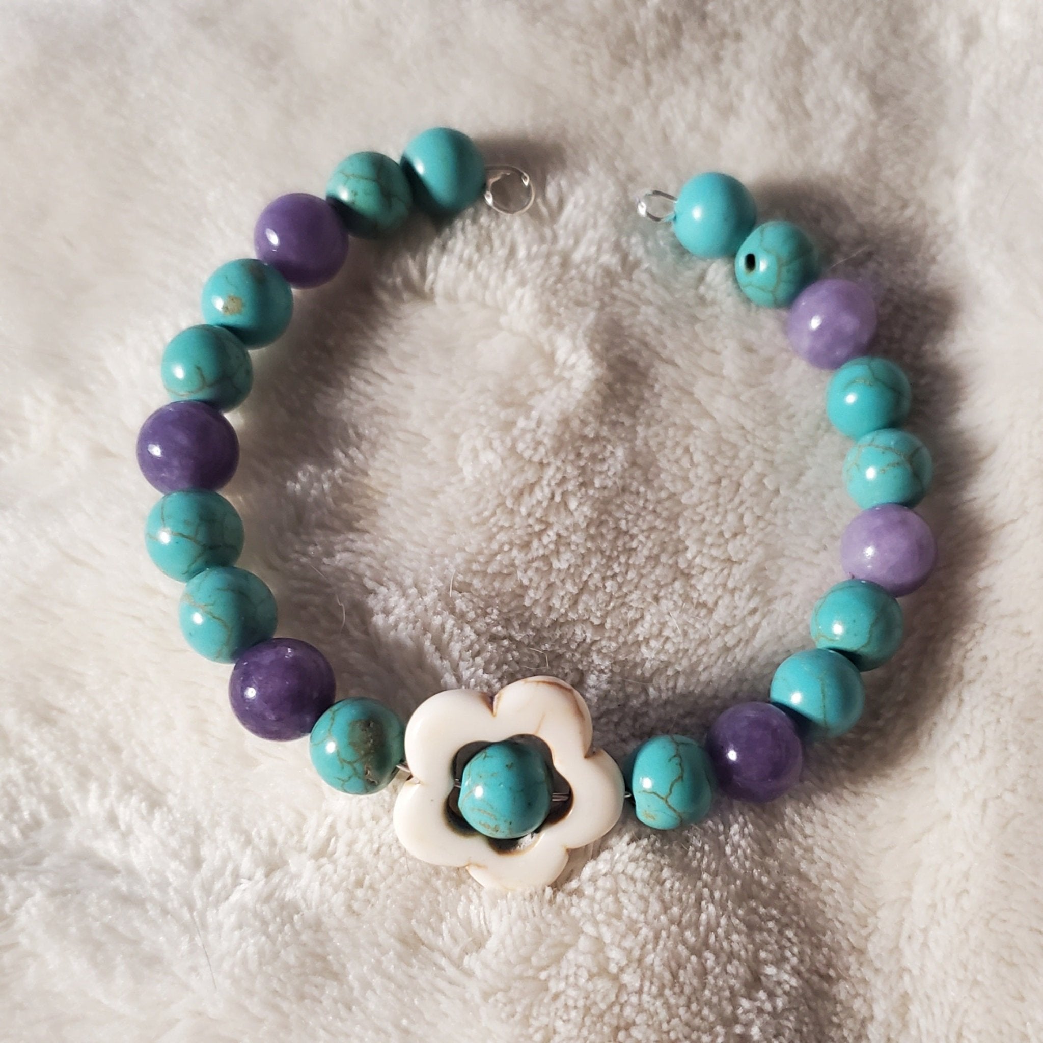 White Flower Stone Beaded Bracelet (MW) | Mamabug ReCreations - Artisan Jewelry