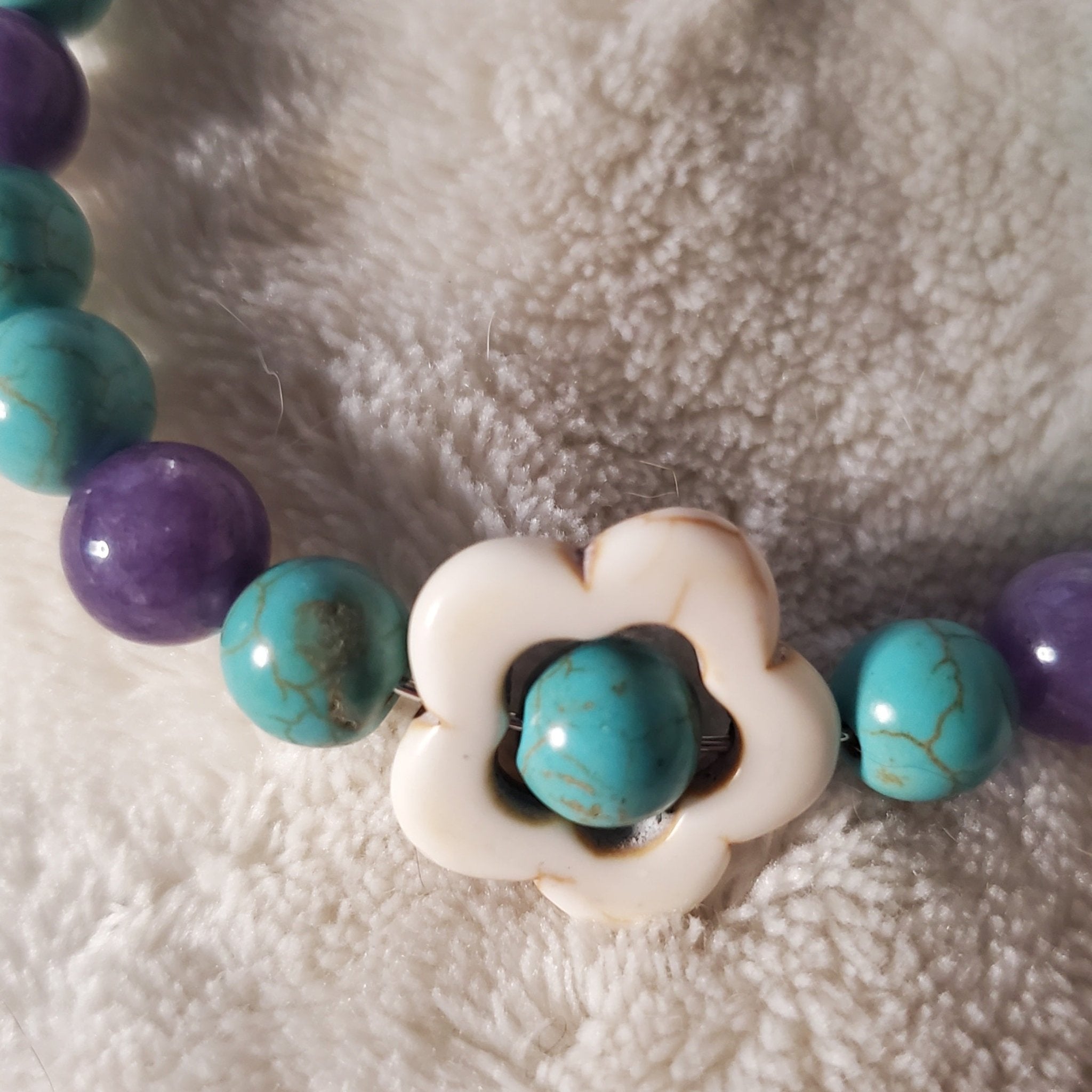 White Flower Stone Beaded Bracelet (MW) | Mamabug ReCreations - Artisan Jewelry