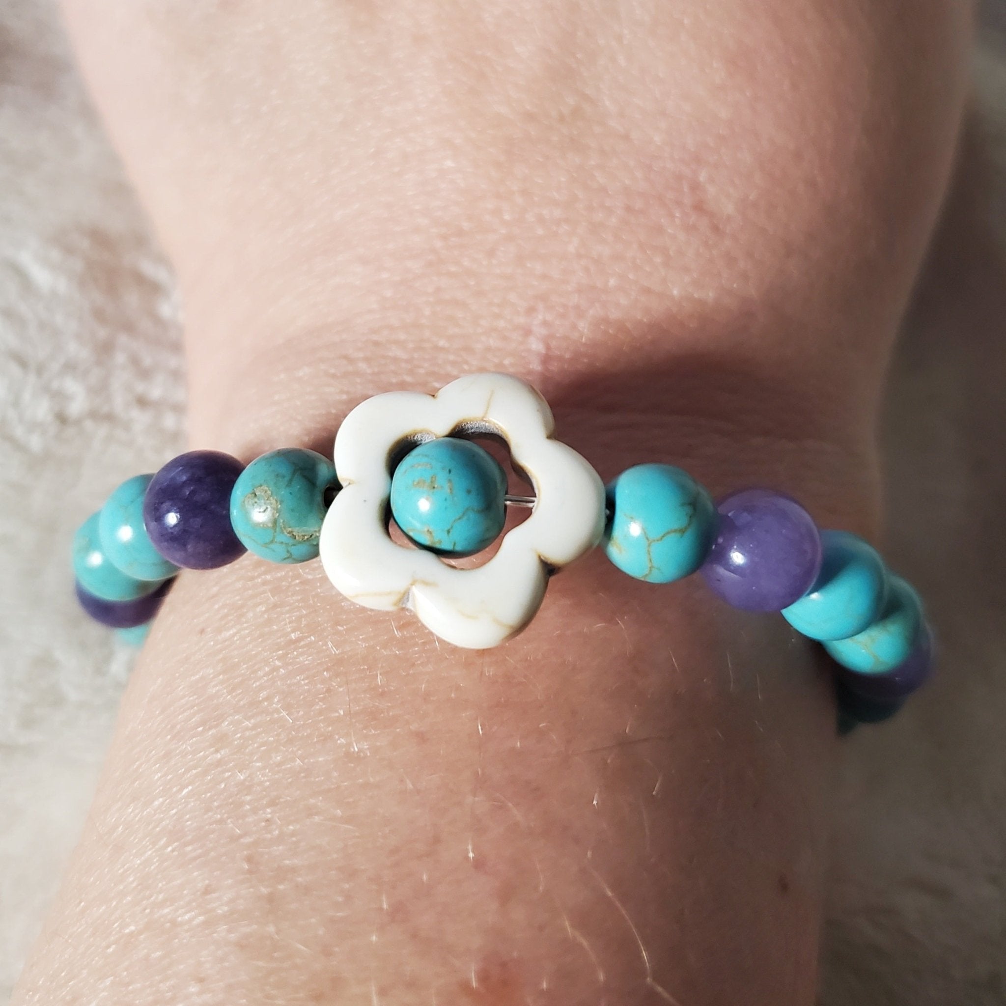 White Flower Stone Beaded Bracelet (MW) | Mamabug ReCreations - Artisan Jewelry